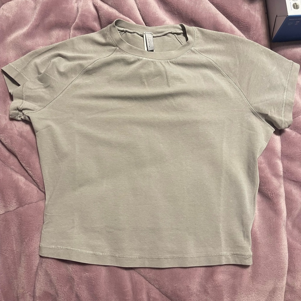 Skims vintage raglan cropped shirt